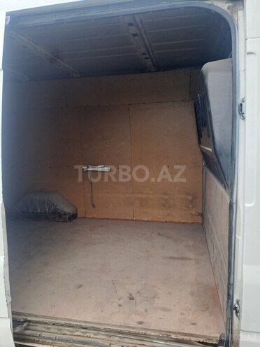 Ford Transit-4