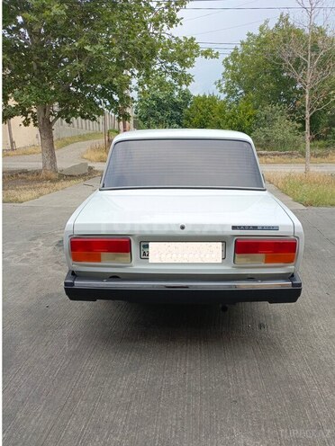 LADA (VAZ) 2107-2
