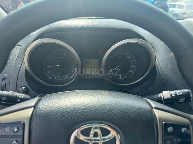 Toyota Land Cruiser Prado-8