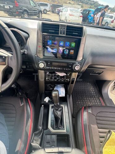 Toyota Land Cruiser Prado-5