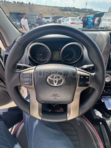 Toyota Land Cruiser Prado-11