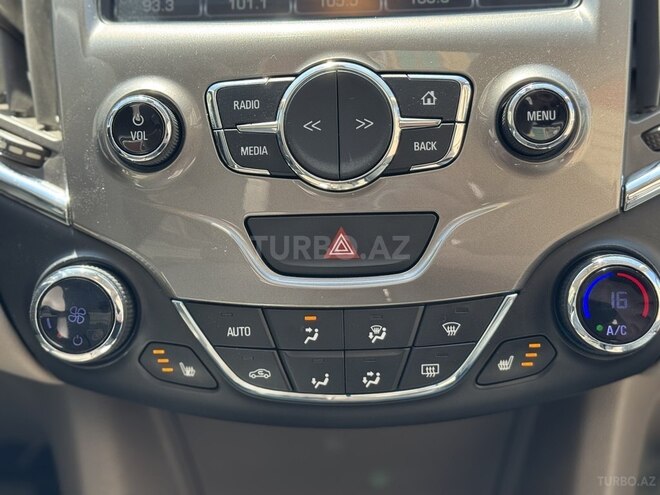 Chevrolet Cruze-16