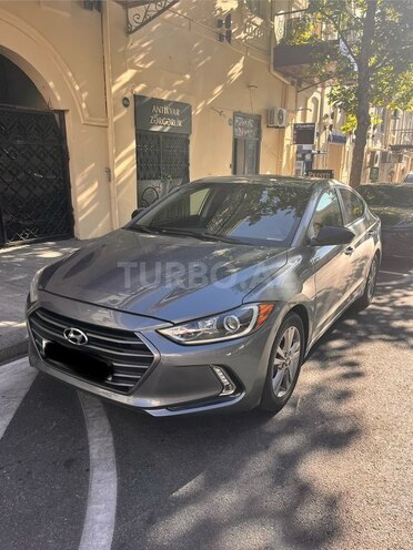 Hyundai Elantra-2