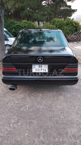 Mercedes 250 D-2