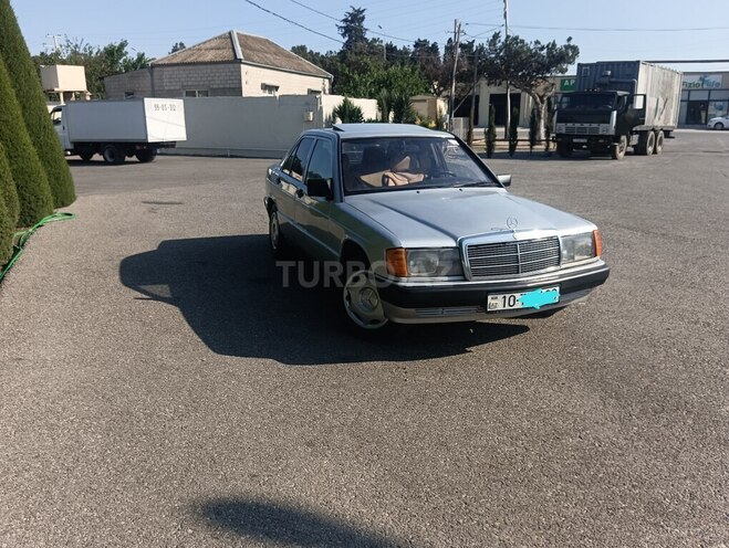 Mercedes 190-5