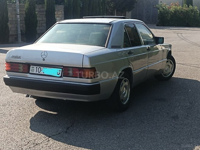 Mercedes 190-8