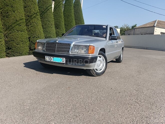 Mercedes 190-11