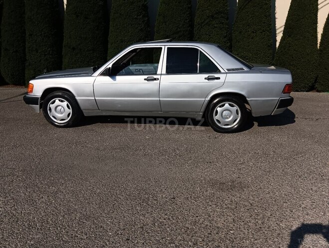 Mercedes 190-13