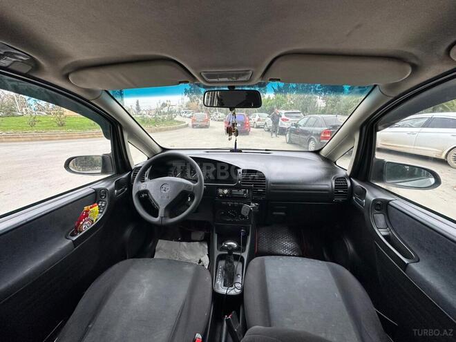 Opel Zafira-8