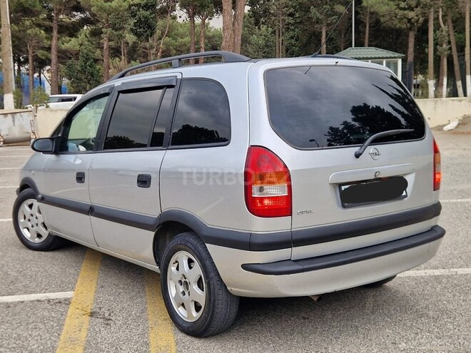 Opel Zafira-6