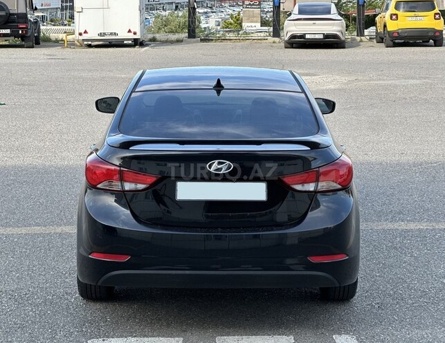 Hyundai Elantra-7
