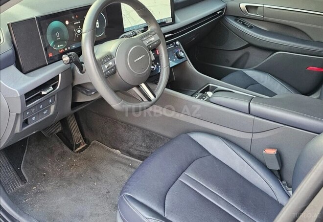 Hyundai Sonata-4