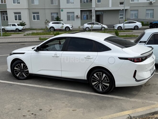 Changan Qiyuan A05-4