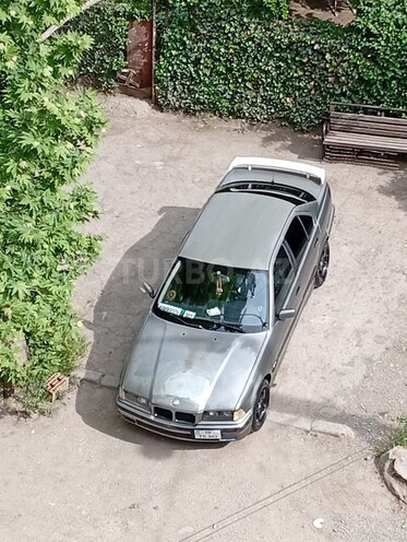 BMW 325-7