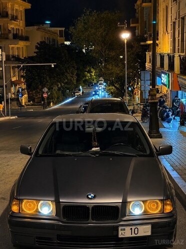 BMW 325-4