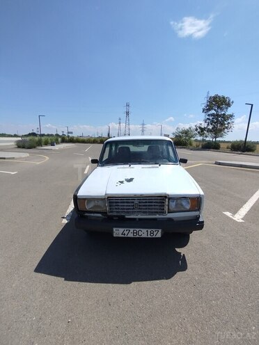 LADA (VAZ) 2107-1