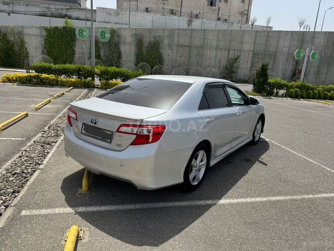 Toyota Camry-5