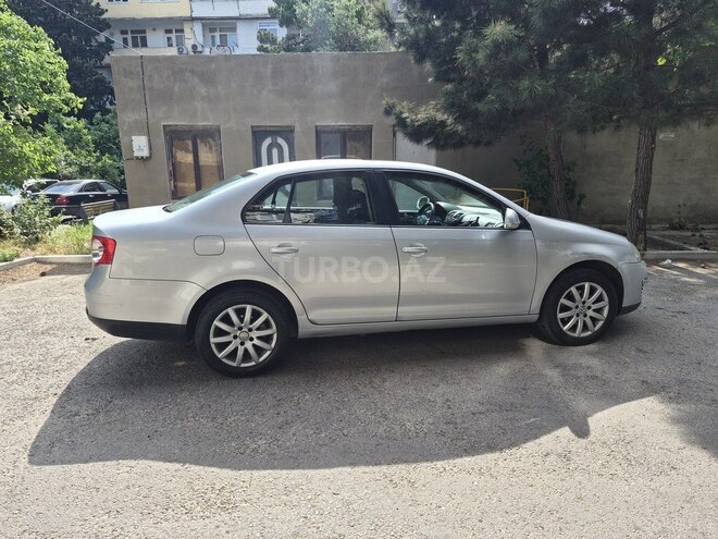 Volkswagen Jetta-10