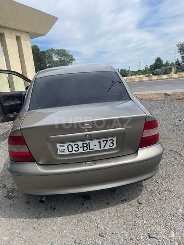 Opel Vectra-2
