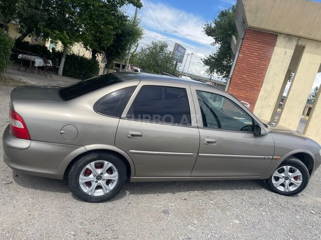 Opel Vectra-3