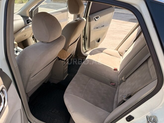 Nissan Sentra-8