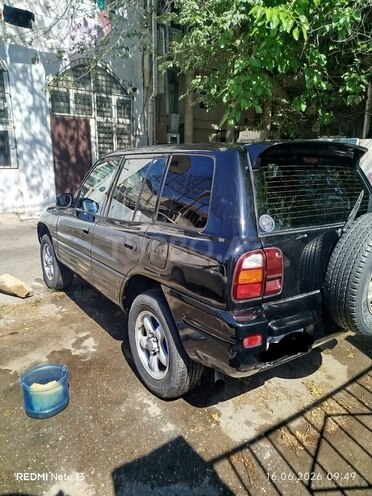Toyota RAV4-4