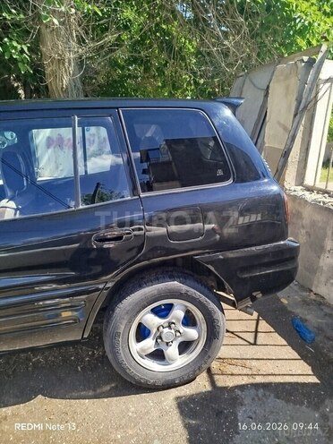 Toyota RAV4-11