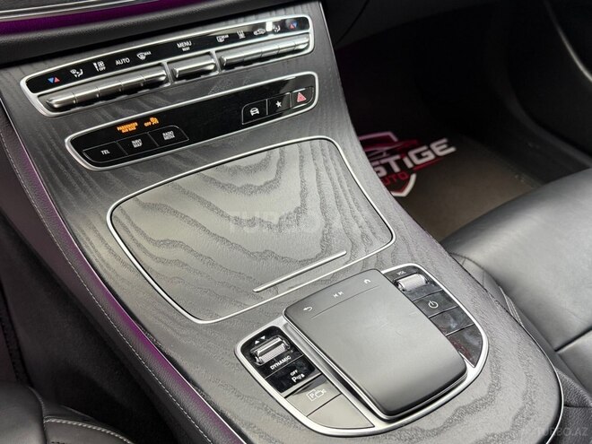 Mercedes E 300 de-12
