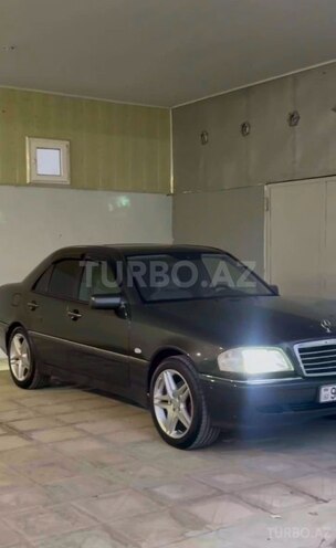Mercedes C 240-11
