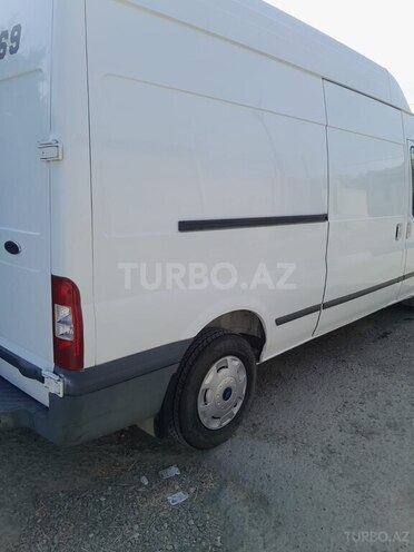 Ford Transit-5