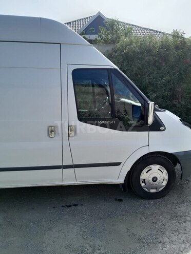 Ford Transit-3