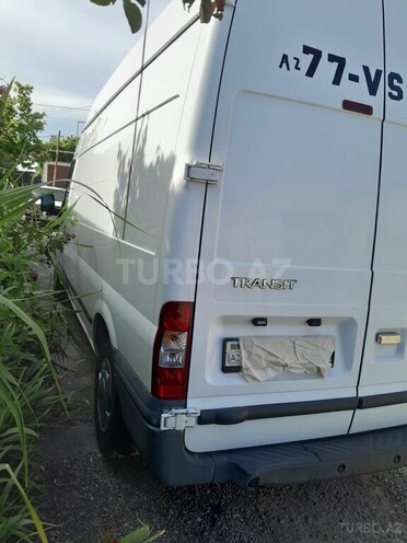 Ford Transit-6