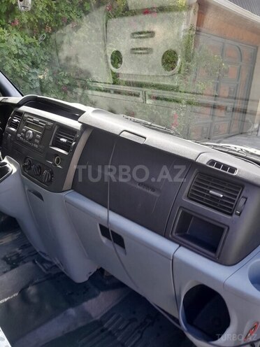 Ford Transit-8