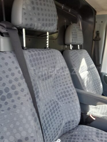 Ford Transit-10
