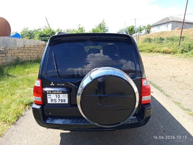 Mitsubishi Pajero-2