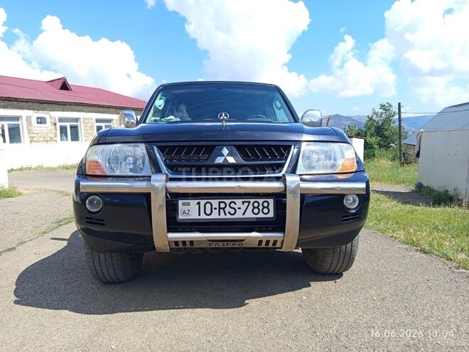 Mitsubishi Pajero-1