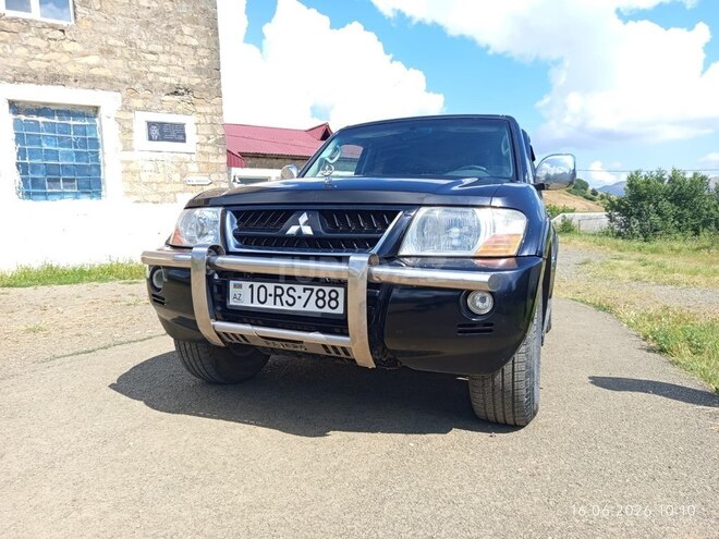Mitsubishi Pajero-11