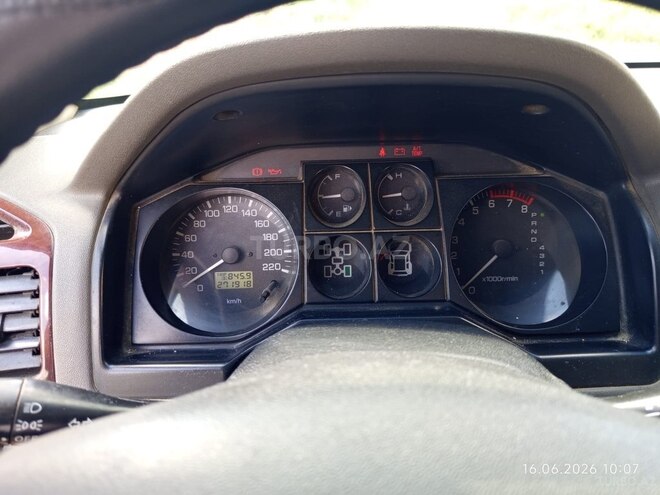 Mitsubishi Pajero-10