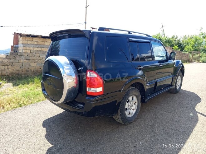 Mitsubishi Pajero-3