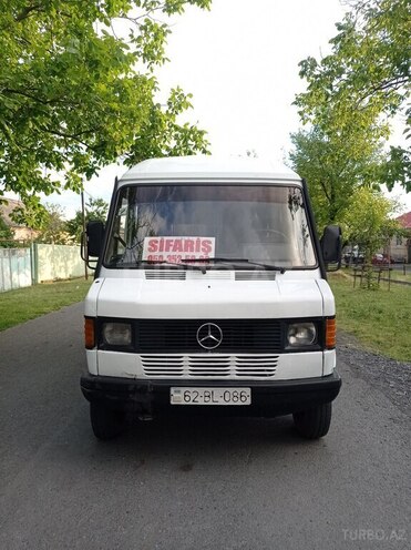 Mercedes 208 D-1