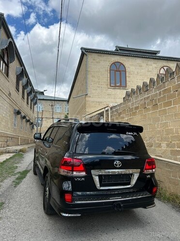 Toyota Land Cruiser-3