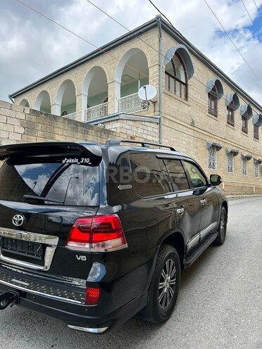 Toyota Land Cruiser-6