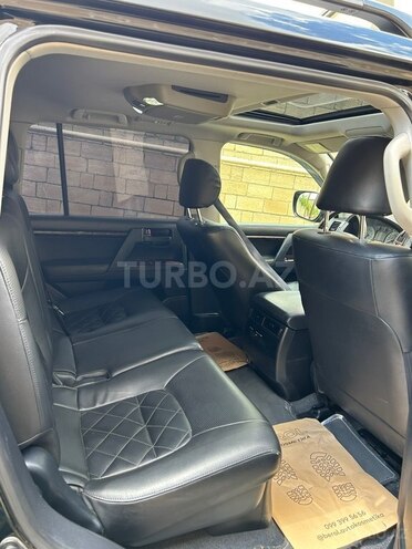 Toyota Land Cruiser-8