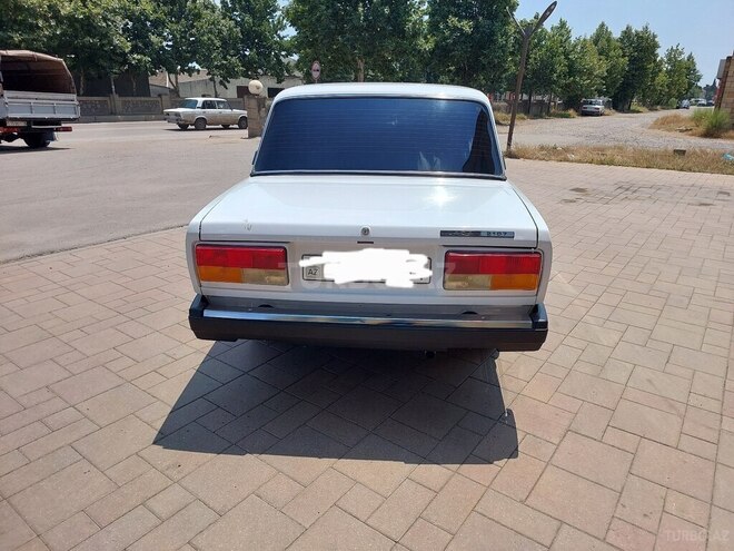 LADA (VAZ) 2107-2