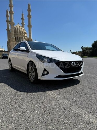Hyundai Accent-3