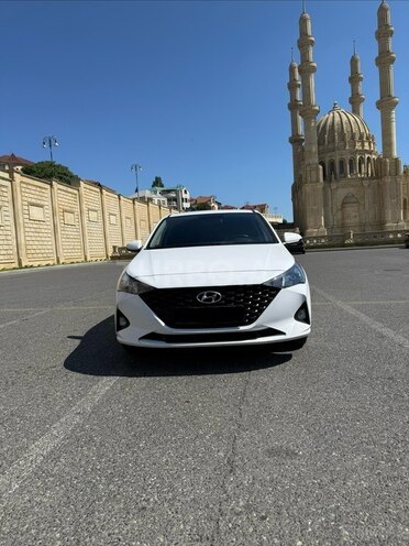 Hyundai Accent-1
