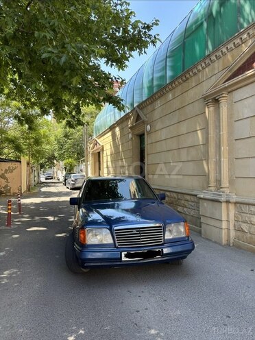 Mercedes 250 D-1