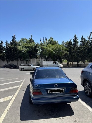 Mercedes 250 D-2