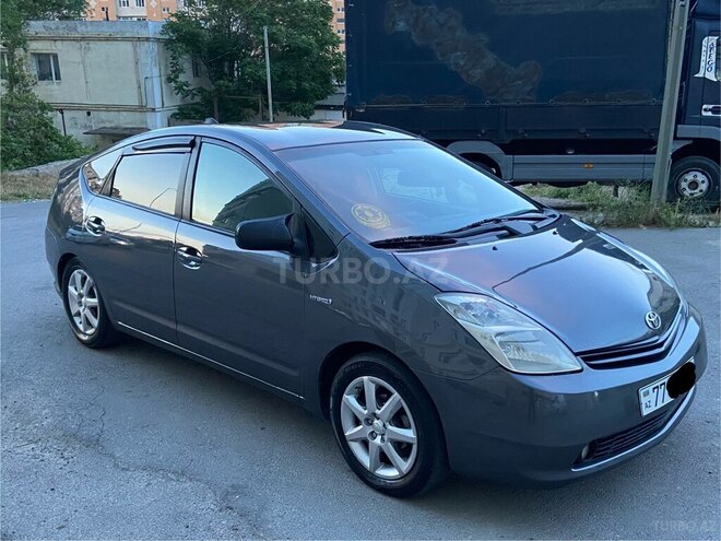 Toyota Prius-3