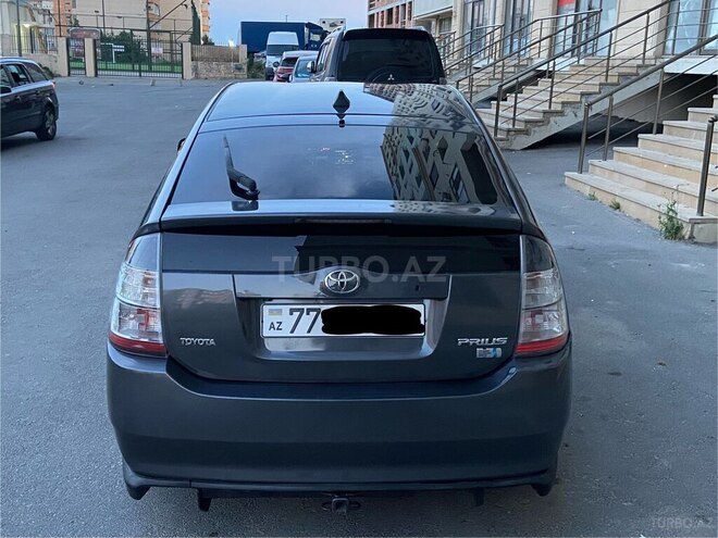 Toyota Prius-5